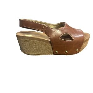 Volatile brown wedge heals size 8 barely worn